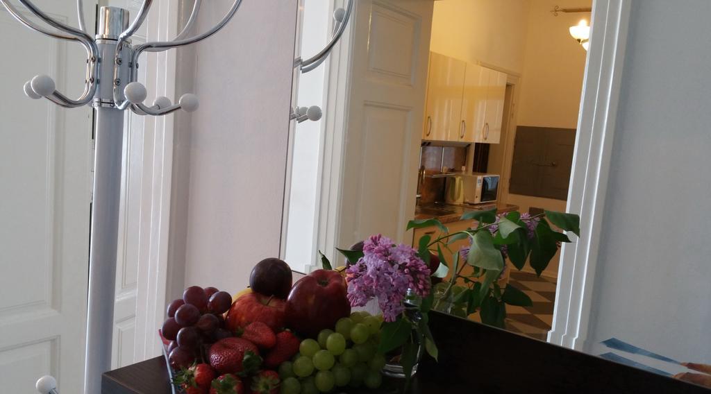 Apartment Kamelija Opatija Rum bild